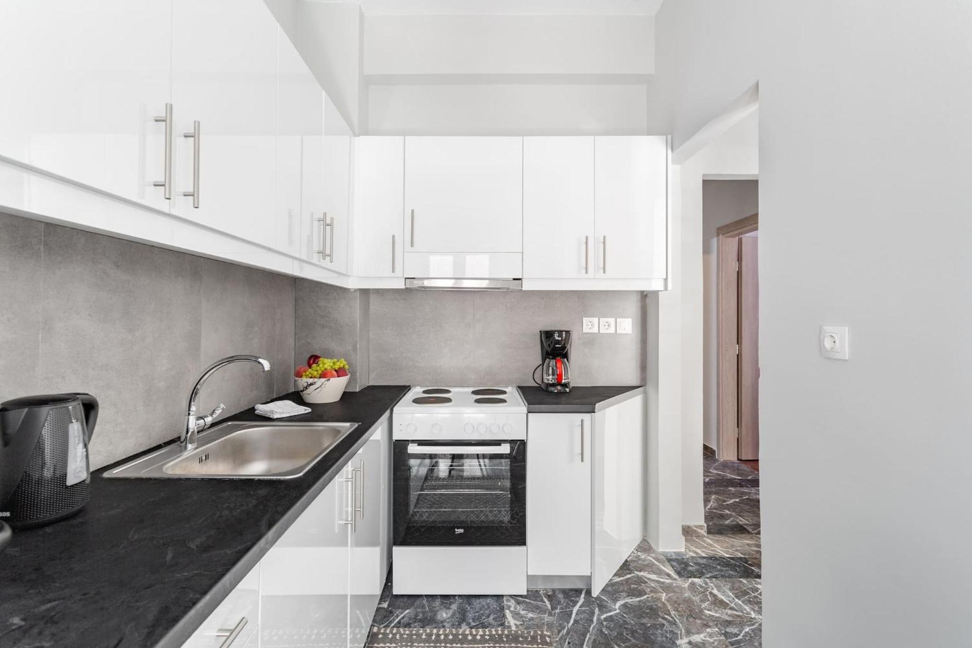 Explore History From A Chic Central Apartment Aten Exteriör bild
